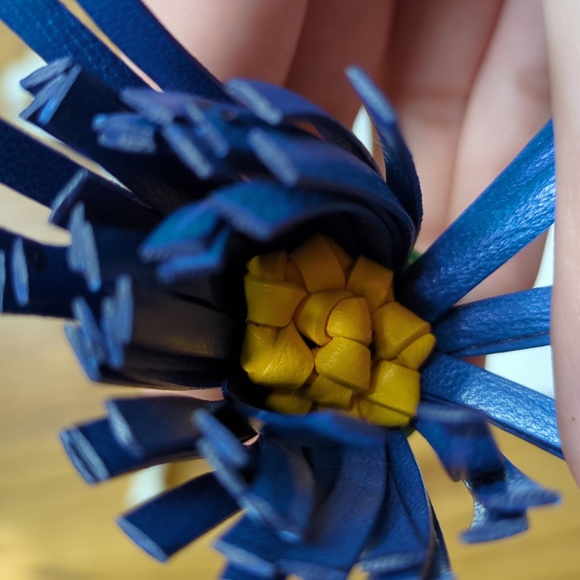 NEW Bottega Veneta Leather Blue Flower Keychain With Dustbag - Picture 8 of 14